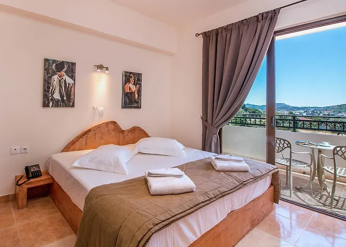 Casa Artemida Boutique מלון דירות פליראקי