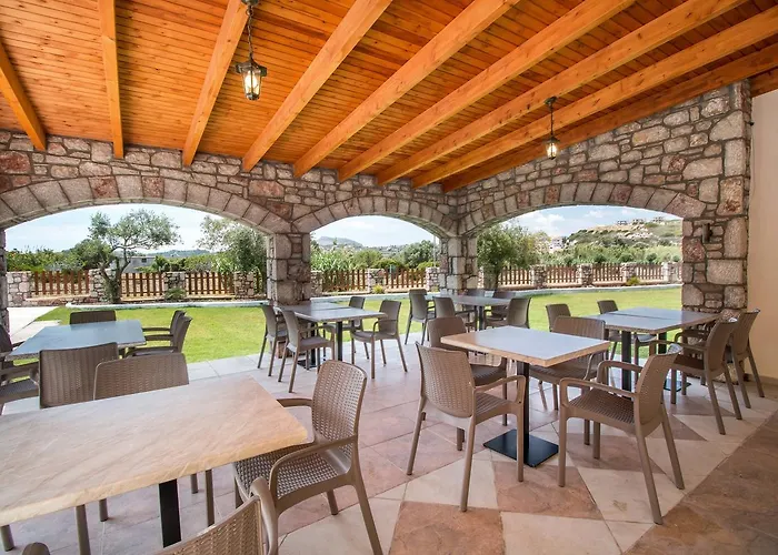 Casa Artemida Boutique פליראקי