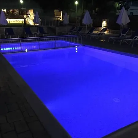 Apart Otel Casa Artemida 3*